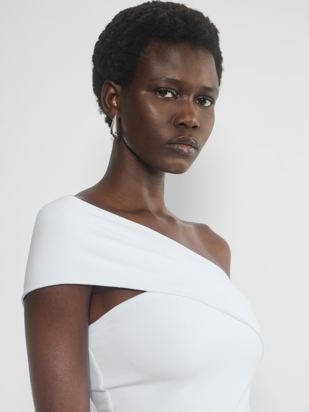NWT Aritzia contour holograph bright white top size M